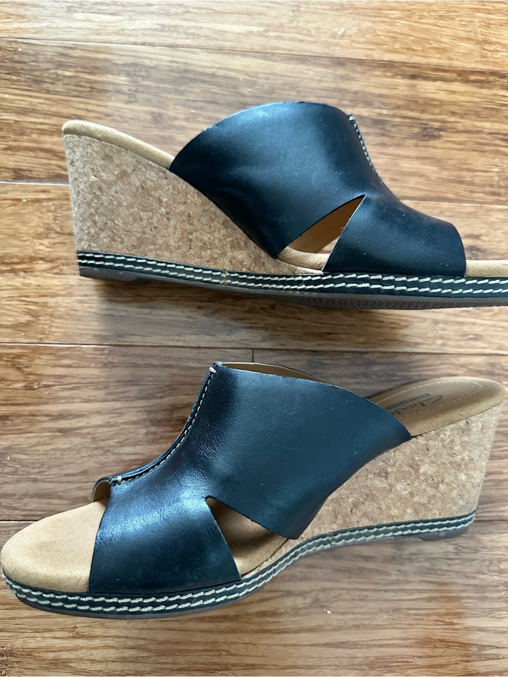 Clarks Black Open-Toe Slide wedge heel - Picture 4 of 6